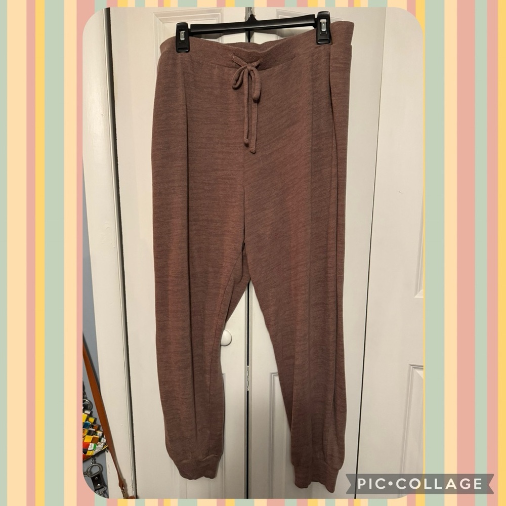 Lands End Women’s joggers size 14-16